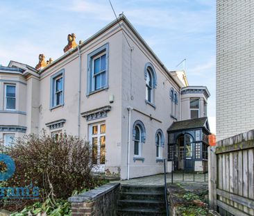 9 bed Semi-Detached House for Rent - Photo 3