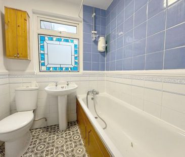 2 bedroom flat to rent - Photo 6