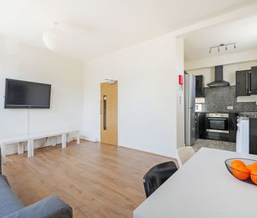5 bedroom flat to rent - Photo 6