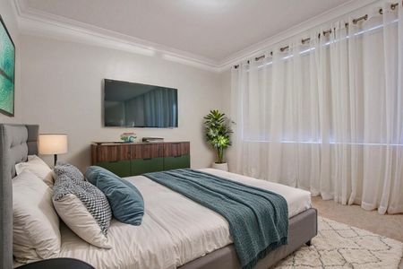 IMMACULATE TWO BEDROOM TOWNHOUSE WITH TANDEM PARKING - Photo 3