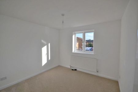2 bedroom semi-detached house to rent - Photo 3