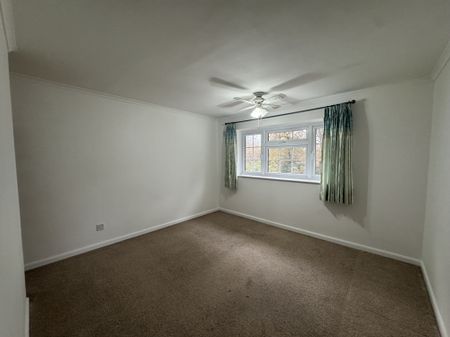 Punch Copse Road, Crawley - Photo 4