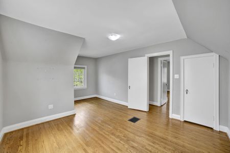 For Lease - 978 North Shore Boulevard, Burlington, Ontario - Photo 2