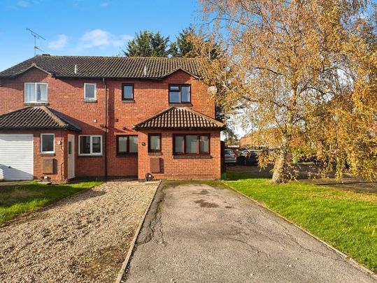 3 bedroom semi-detached house to rent - Photo 1