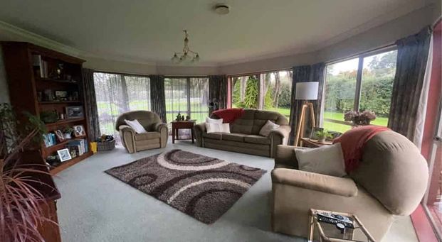 Family home close to town - Photo 1