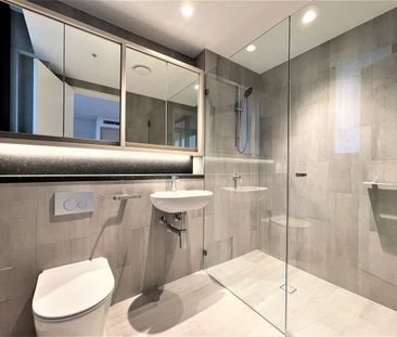 Light Filled Apartment with City Views - Photo 6