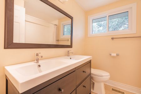 For Lease - 451 Moodie Drive Unit# E, Bells Corners and South to Fallowfield, Ontario - Photo 3