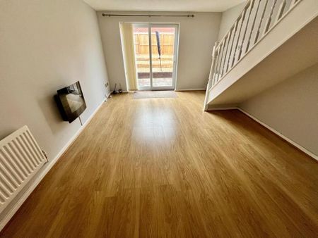 2 bedroom terraced house to rent - Photo 4
