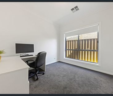 Charming & Convenient Living in the Heart of Enfield - Photo 3