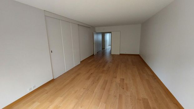 location Appartement T5 DE 111.7m² À PARIS - Photo 1