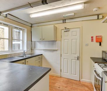 5 bedroom house to rent - Photo 1