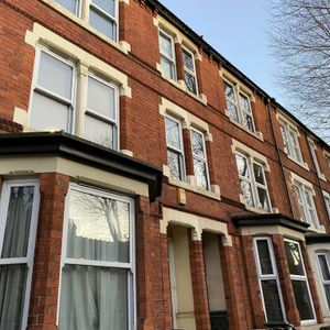 4 bedroom terraced house to rent - Photo 2