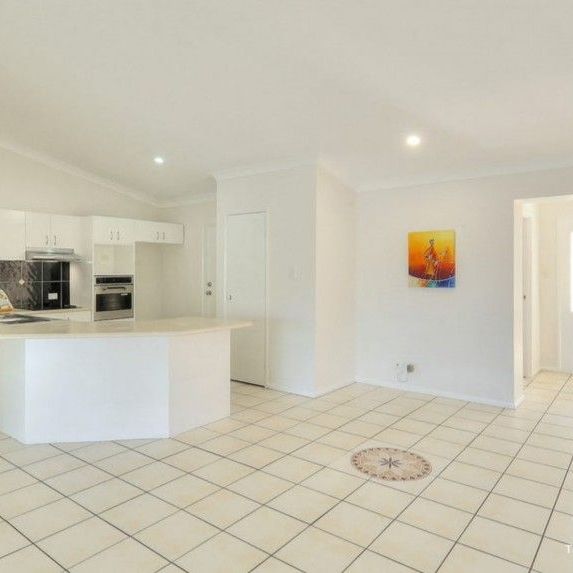 Spacious 4-Bedroom Family Home--Stretton State College Catchment - Photo 1