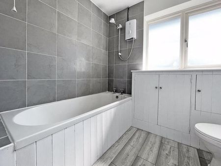 2 bedroom detached bungalow to rent - Photo 4