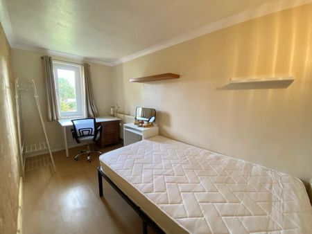 2 bedroom Flat To Let Total Size: 485 SQ FT - Photo 4