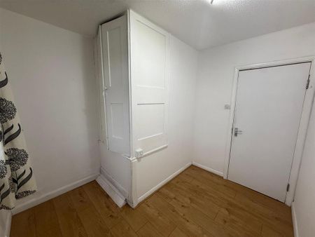 4 bedroom terraced house to rent - Photo 4