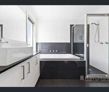 Modern Townhouse! - Photo 4