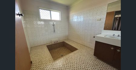 MODERN FAMILY HOME WITH SPACIOUS OUTDOOR LIVING - Photo 5