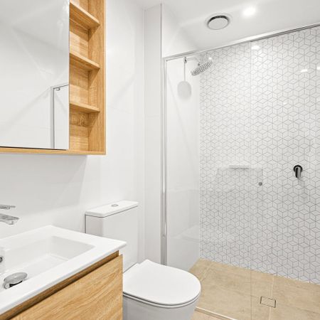 Modern Three-Bedroom Apartment in Prime Burwood Location - Photo 4