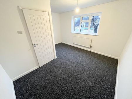 4 bedroom detached house to rent - Photo 4