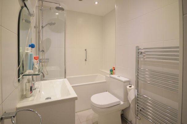 3 bedroom semi-detached house to rent - Photo 1