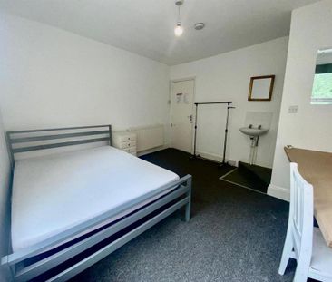 6 bedroom house to rent - Photo 4