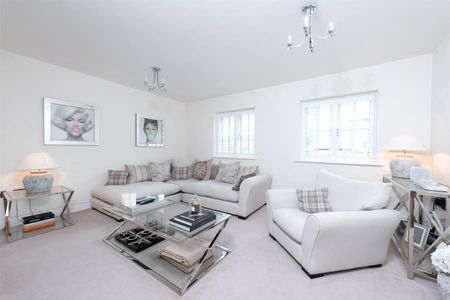 Meadows Drive, Camberley, Surrey, GU15 - Photo 3