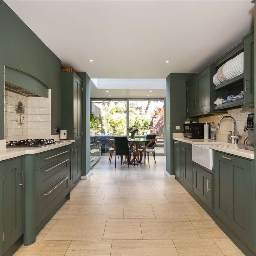 Stunning three bedroom terraced house refurbished to an excellent standard throughout. - Photo 1