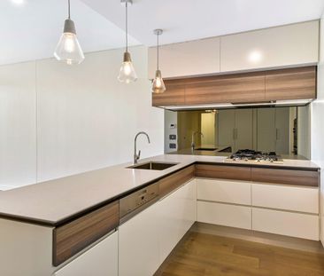 Modern Waterside Living in the Heart of Gosford - Photo 3