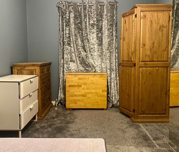 Room in a Shared Flat, The Garden House, M4 - Photo 6