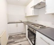 1 bed Flat for Rent - Photo 2