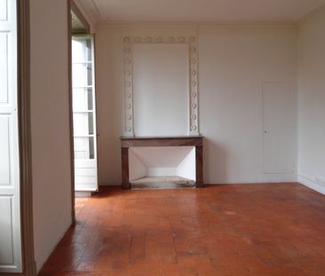 Coup de coeur, grand F2 au coeur de ville - Photo 1