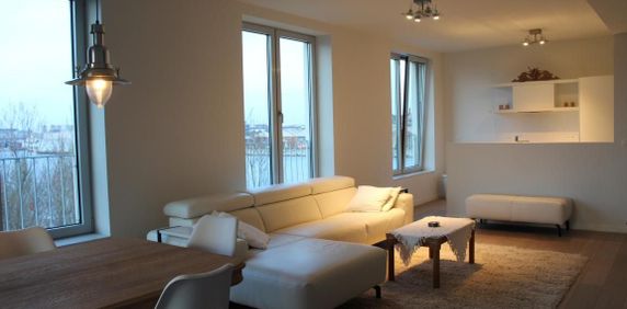 Appartement te huur in Antwerpen voor € 1.650 met 2 slaapkamers - Photo 2