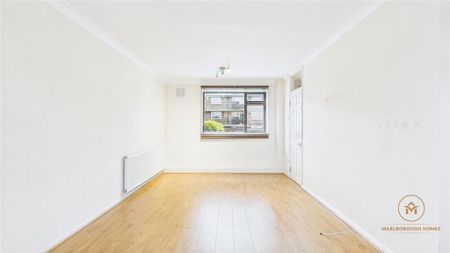 3 bedroom end of terrace house to rent - Photo 2