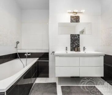 Pronájem bytu 4+kk s dvěma parkovacími stáními a předzahrádkou - Photo 5
