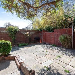 1 bedroom terraced house to rent - Photo 2