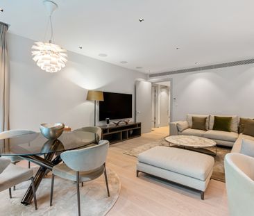Two-bedroom pied de terre in Knightsbridge - Photo 4