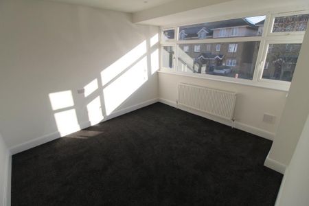 4 bedroom terraced house to rent - Photo 2