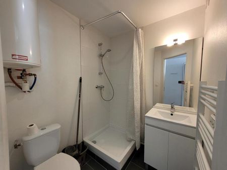 Location Appartement 1 pièce 16m² LYON 3ème - Photo 3