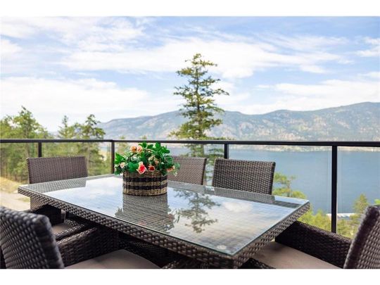 Gorgeous Townhome – McKinley Beach - Photo 1