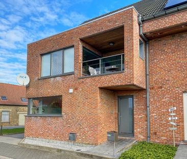 Gelijkvloersappartement met 1 slaapkamer, tuin en garage. - Foto 3