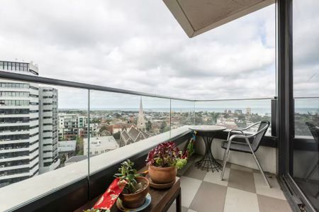 Bright and Stylish with Bay Views, Pool & Sauna/ Steam Room. - Photo 2