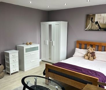 Studio Flat, Highfield Avenue, NW11 - Photo 3