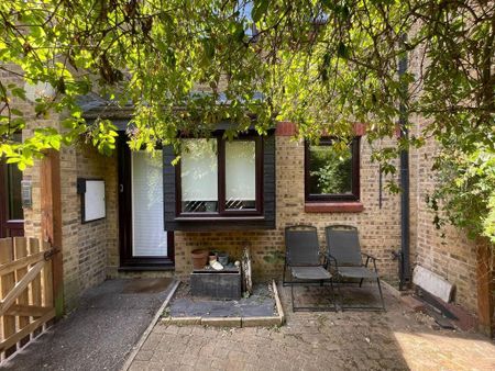 1 bedroom flat to rent - Photo 3