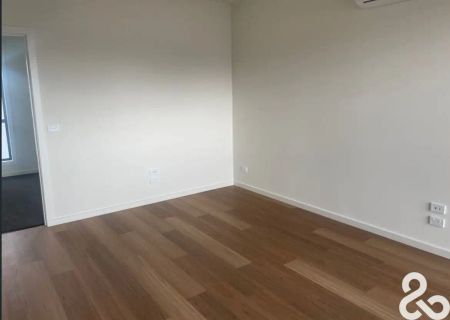 “Immaculately Presented 2-Bedroom Townhouse Offering Lifestyle & Convenience” - Photo 5