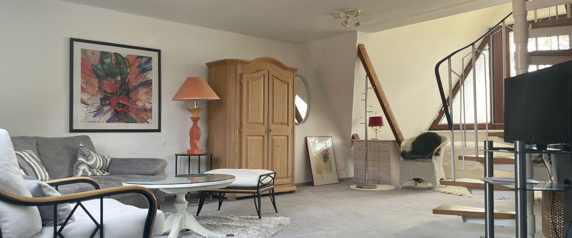 Helle SINGLE-WOHNUNG HH-Sasel! 2-Zimmer-Wohnung über 2 Ebenen - plus kleine Terrasse zur Nutzung... - Photo 1