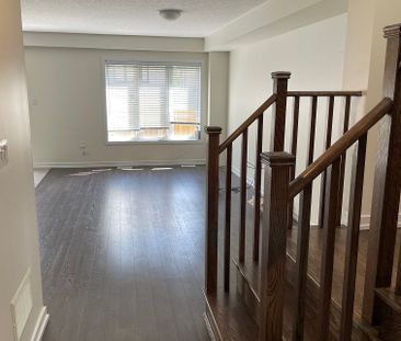 For Lease - 12 Pagebrook Crescent, Hamilton, Ontario - Photo 4