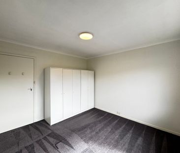 Beautifully Presented 3-Bedroom Home in Prime Tullamarine - Photo 5