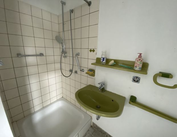 Helle 2er-WG in perfekter Innenstadtlage. Gerade für Sie in der Renovierung! - Foto 1