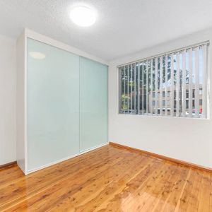 “Modern Two Bedroom Apartment” - Photo 2